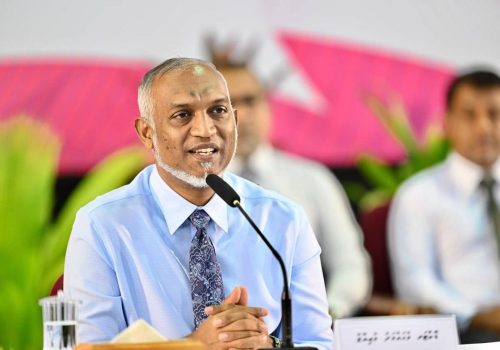 ރައީސުލްޖުމްހޫރިއްޔާ ޑރ. މުހައްމަދު މުޢިއްޒު