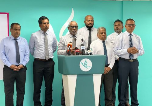ޕީއެންސީއިން ބޭއްވި ނޫސްވެރިންގެ ބައްދަލުވުމެއްގެ ތެރެއިން. ފޮޓޯ: ޕީޕީއެމް/ޕީއެންސީ