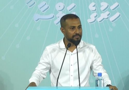 ފެނަކަ ކޯޕަރޭޝަނުގެ މެނޭޖިން ޑިރެކްޓަރު މުއާޒު މުހައްމަދު ރަޝީދު