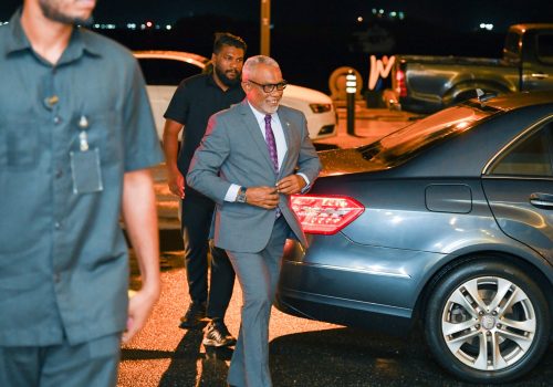 އައިޕީޔޫގެ 149ވަނަ އެސެމްބްލީގައި ބައިވެރިވެވަޑައިގަތުމަށް ރައްޔިތުންގެ މަޖިލީހުގެ ރައީސް އަބްދުއްރަހީމް އަބްދުالله ރޭ ޖެނީވާއަށް ފުރާވަޑައިގަތުން - ފޮޓޯ/ ރައްތިޔުންގެ މަޖުލިސް