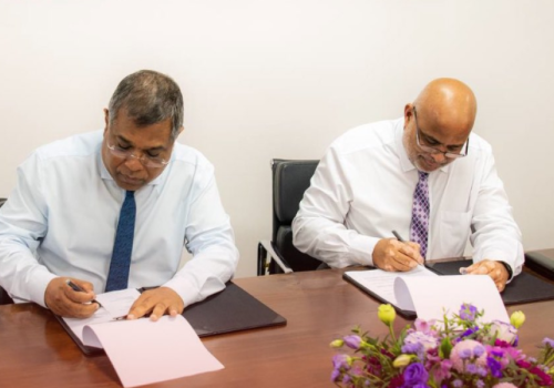 ހިޔާވަހީގެ ފައިނޭންސަރެއްގެ ގޮތުގައި ބީއެމްއެލްއާއެކު ސޮއިކުރުން--