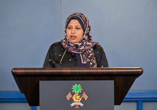 ޕޯޓޮ: ރައީސް އޮފީހުގައި ބޭއްވުނު ނޫސްވެރިންގެ ބައްދަލުވުމުގައި ތެރެއިން  (ރައީސް އޮފީސް)