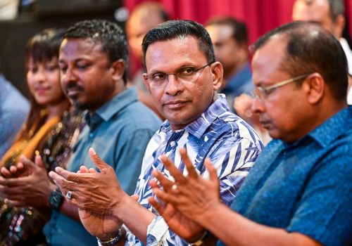 ީފޮޓޯ- އެމްއެންޕ