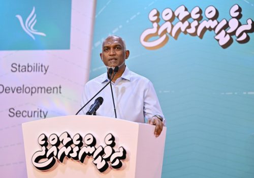ރައީސުލްޖުމްހޫރިއްޔާ ޑރ. މުޙައްމަދު މުޢިއްޒު - ރައީސް އޮފީސް