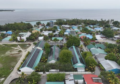 ބ. ކުޑަރިކިލުގައި ސޯލާ-ޑީސަލް-ބެޓަރީ ހައިބްރިޑް - މިނިސްޓްރީ އޮފް ޓުއަރިޒަމް އެންޑް އެންވާރަމެންޓް