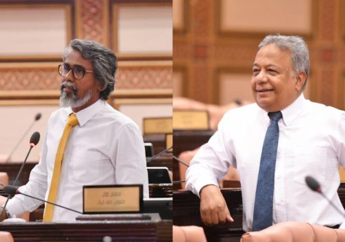 މަޖިލީހުގެ ނައިބު ރައީސް ކަމަށް ކުރިމަތިލެއްވީ ދެ ބޭފުޅު -- ފޮޓޯ: ސަން އޮނަލއިން  / ސަންގު