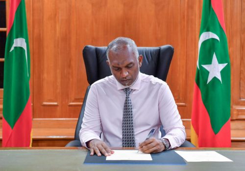 ރައީސުލްޖުމްހޫރިއްޔާ ޑޮކްޓަރ މުޙައްމަދު މުޢިއްޒު،