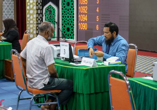 ފިތުރު ޒަކާތް ނެގުން | ފޮޓޯ: ރާއްޖެ އެމްވީ