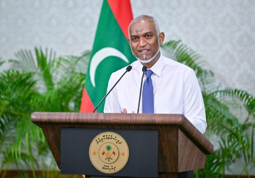 ނޫސްވެރިންގެ ބައްދަލުވުމުގައި ރައީސް ޑރ. މުޙައްމަދު މުޢިއްޒު ވާހަކަފުޅު ދައްކަވަނީ -- ފޮޓޯ: ރައީސް އޮފީސް