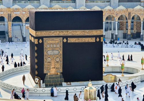 The_Ka'ba,_Great_Mosque_of_Mecca,_Saudi_Arabia_(4)