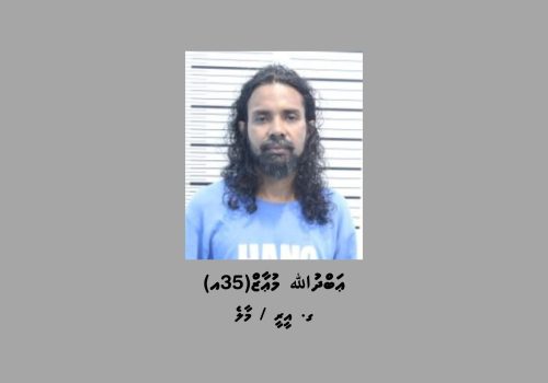 މާލޭ މޭޔަރު އާދަމް އާޒިމަށް ހަމަލާދިން މައްސަލައިގައި ހައްޔަރުކުރި މީހާ.-- ފޮޓޯ: ޕޮލިސް