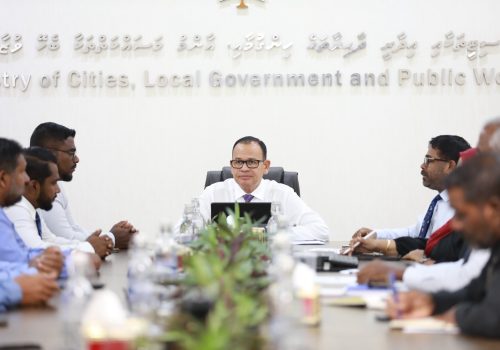 ފޮޓޯ: ސިއްހީ އިދާރީ ދާއިރާތައް ހިންގުމާއިއާންމުމަސައްކަތްތަކާ ބެހޭ ވުޒާރާ އެފްބީޕޭޖު