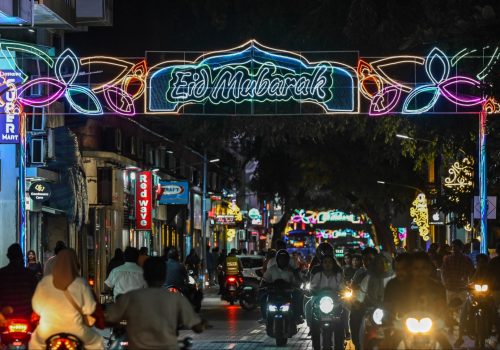 އީދުމުބާރަކުގެ އަލި---ފޮޓޯ:އެޑިޝަން