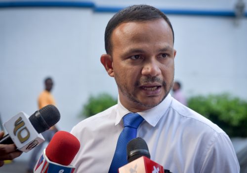 ގާނޫނީ ވަކީލު އަދި މަޖިލީހުގެ ކެންދޫ ދާއިރާގެ ކުރީގެ މެންބަރު އަލީ ހުސައިން
