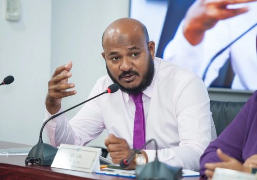 ރައްޔިތުންގެ މަޖިލީހުގެ ބާރަށު ދާއިރާގެ މެންބަރު އިބްރާހިމް ޝުޖާއު ----ފޮޓޯ:ހުރިހާ