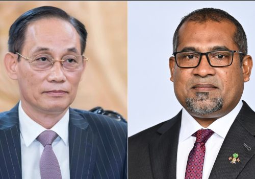 ވަޒީރު ޚަލީލު އާއި މިސްޓަރ ލީ----ފޮޓޯ: ފޮރިންގ މިނިސްޓްރީ/ވިއެޓްނާމް