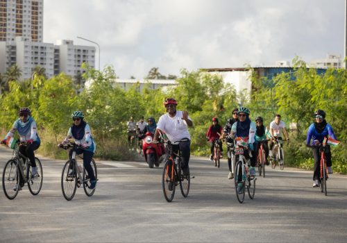 ދިވެހިރާއްޖެއާއި އިންޑިއާއާ ދެމެދު އޮތް ސިޔާސީ ގުޅުމަށް 60 އަހަރު ފުރުން ފާހަގަކުރުމުގެ ގޮތުން ބޭއްވި ބައިސިކަލް ބުރު -- ފޮޓޯ އިންޑިއާ ހައިކޮމިޝަން