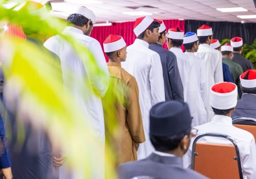 ޒުވާން ހަތީބުން ޕްރޮގްރާމް ފުރިހަމަކުރި ބައެއް ދަރިވަރުން  -- ފޮޓޯ: އެކްސް