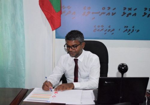 ވ. ތިނަދޫ ކައުންސިލްގެ ރައީސް ޝުޖާއު -- ފޮޓޯ: އެކަސް