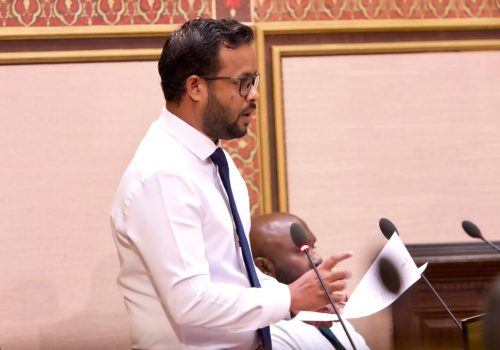 މިނިސްޓަރ އޮފް އިންފްރާސްޓްރަކްޗަރ، ހައުސިންގ އެންޑް އަރބަން ޑިވެލޮޕްމަންޓް ޑރ. ޢަބްދުﷲ މުއްޠަލިބް -- ފޮޓޯ: މަޖިލިސް