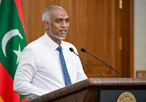 ރައީސް ޑރ. މުހައްމަދު މުަިއއްޒު -- ފޮޓޯ: ރައީސް އޮފީސް