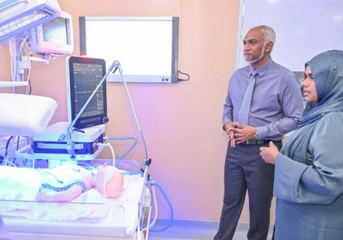 ހުޅުމާލެ ހޮސްޕިޓަލުގެ އާ ފެސިލިޓީތަކަށް ރައީސް ޑރ މުހައްމަދު މުއިއްޒު ޒިޔާރަތް ކުރެއްވުމުގެ ތެރެއިން --- ފޮޓޯ: ރައީސް އޮފީސް
