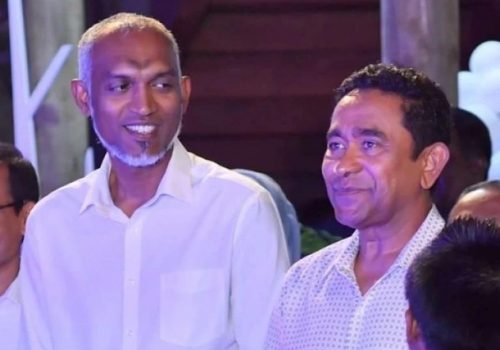 ރައީސް ޑރ. މުހައްމަދު މުއިއްޒު އާއި ކުރީގެ ރައީސް އަބްދުﷲ --ޔާމީން
