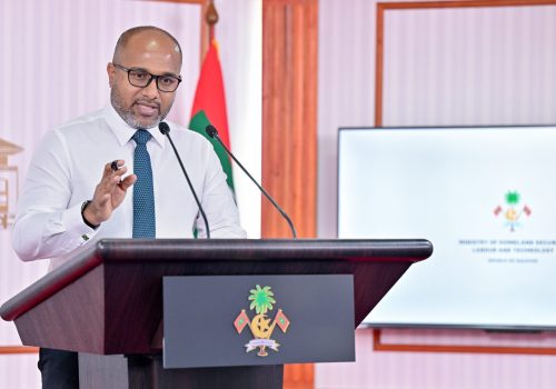 ދާހިލީ ސަލާމަތާއި މަސައްކަަތްތެރިކަމާ ބެހޭ ވަޒީރު އަލީ އިހުސާން -- ފޮޓޯ: ރައީސް އޮފީސް