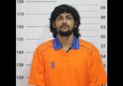 ބަންދުގައި ހުއްޓައި، އަވަސް ފަރުވާއަށް ހޮސްޕިޓަލަށް ގެންދިޔުމުން ފިލި މީހާ -- ފޮޓޯ: ކަރެކްޝަން