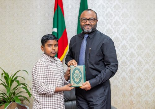 12ގައި ހާފިޒުކަން ކުރެއްވި ކުއްޖަކާއި ބައްދަލުކުރެއްވުން - މިނިސްޓްރީ އޮފް އިސްލާމިކް އެފެއާރޒް