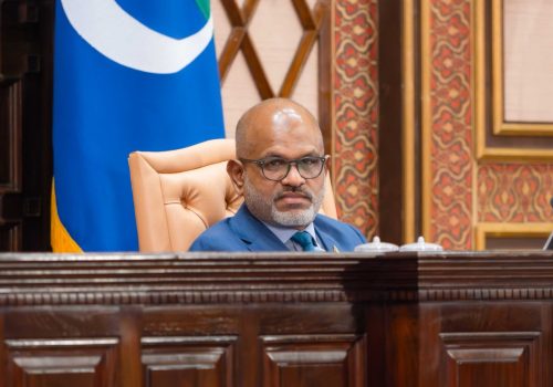 މަޖިލީހުގެ ނައިބު ރައީސް އަދި ދިއްގަރު ދާއިރާގެ މެންބަރު ނާޒިމް: --- ފޮޓޯ: މަޖިލިސް