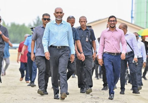 ޕީއެންސީގެ ޕީޖީ ލީޑަރު ފަލާހާއި ރައީސް މުއިއްޒު: -- ފޮޓޯ: ރައީސް އޮފީސް