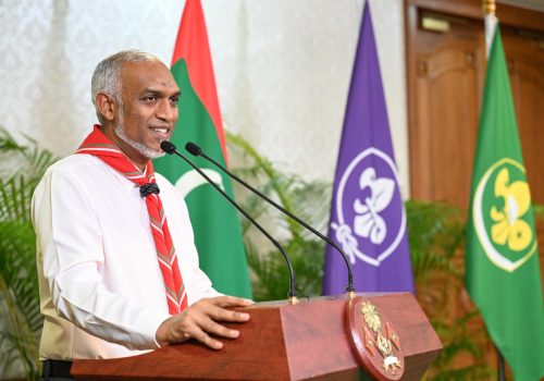 ރައީސުލްޖުމްހޫރިއްޔާ އަދި ޗީފް ސްކައުޓް ޑރ. މުޙައްމަދު މުއިއްޒު -- ފޮޓޯ: ރައީސް އޮފީސް